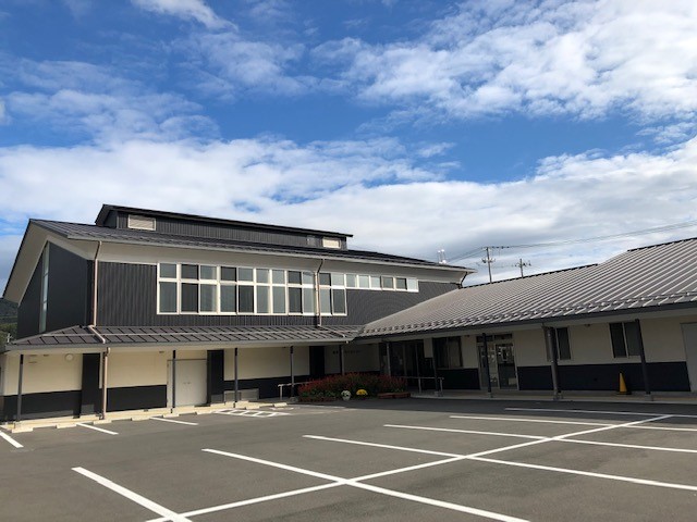 鹿折公民館の外観2